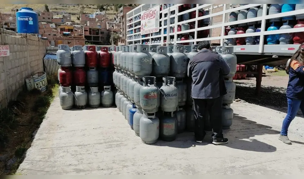 Puno. Envasadoras de gas en Juliaca. Foto: La República/Carlos Cisneros