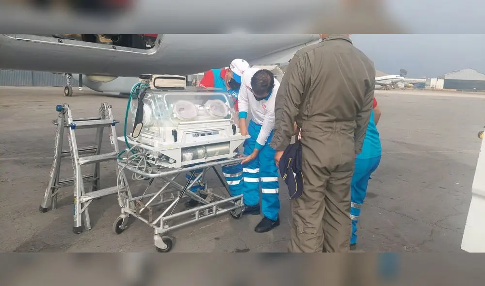 FAP trasladó a bebé que requiere operación a Lima. Foto: Minsa
