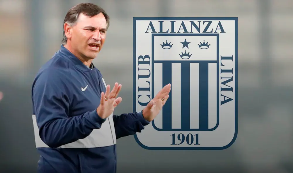 Carlos Bustos salió campeón con Alianza Lima en 2021. Foto: composición GLR/EFE Carlos Bustos salió campeón con Alianza Lima en 2021. Foto: composición GLR/EFE