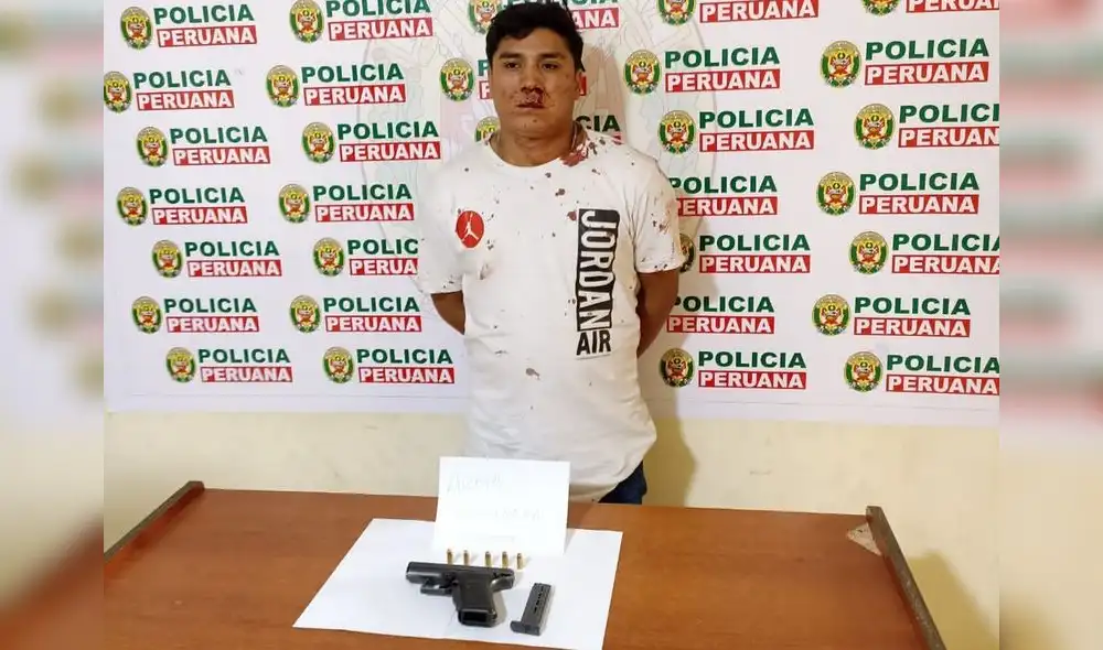 Sujeto fue detenido con el arma de fuego escondido en la cintura. Foto: PNP