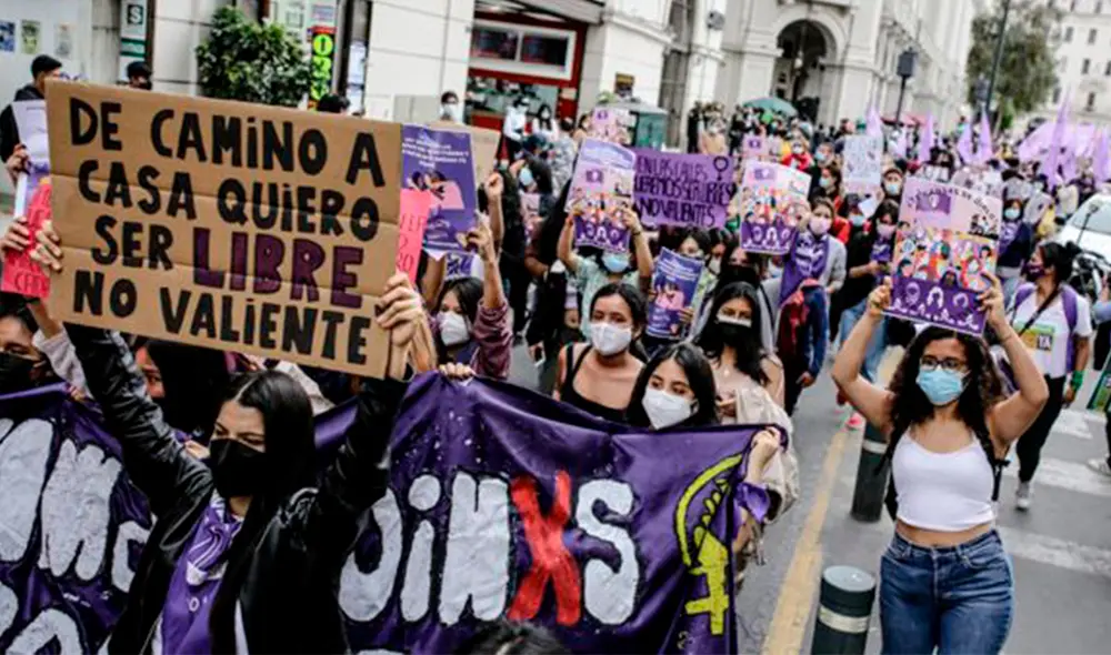 El delito de acoso implica cuatro años de pena privativa de la libertad en caso de insinuación. Foto: EFE
