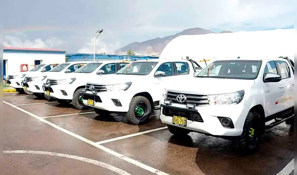 Camionetas de la comunidad. Se compraron, según los comuneros, con el aval de Anglo American, para darles servicios. Se trata de una flota inscrita a nombre de la comunidad.