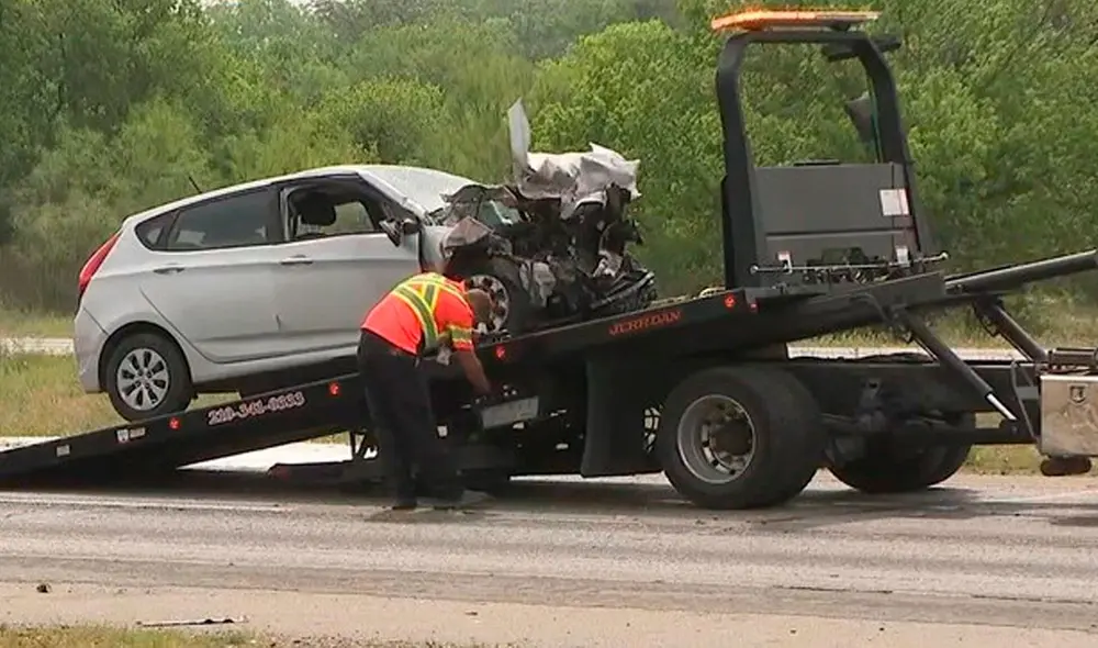 Aunque tres testigos intentaron detener al ladrón, este logró escapar de la gasolinera con el carro de la señora Hernández. Foto: WSET Aunque tres testigos intentaron detener al ladrón, este logró escapar de la gasolinera con el carro de la señora Hernández. Foto: WSET
