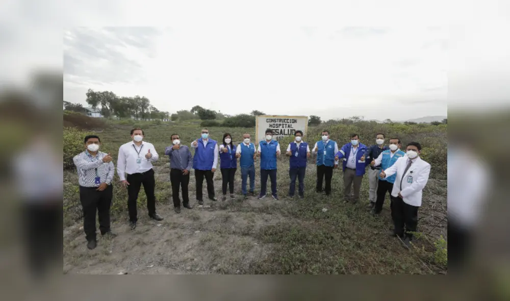 Los funcionarios verificaron el terreno donde se construirá hospital de EsSalud. Foto: EsSalud