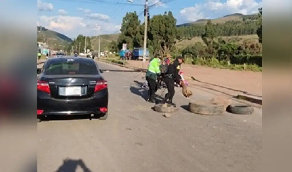 Intervenidos realizaron bloqueo de vías. Foto: PNP