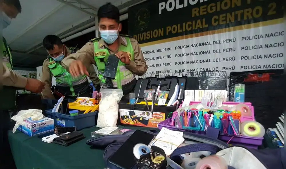 Falsos profesionales atendían a clientes, desde menores de edad hasta adultos mayores. Foto: Grace Mora / URPI - LR