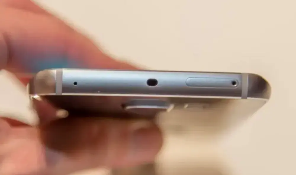 El sensor infrarrojo es un compoente que muy pocos teléfonos tienen en la actualidad. Foto: Un Geek en Colombia