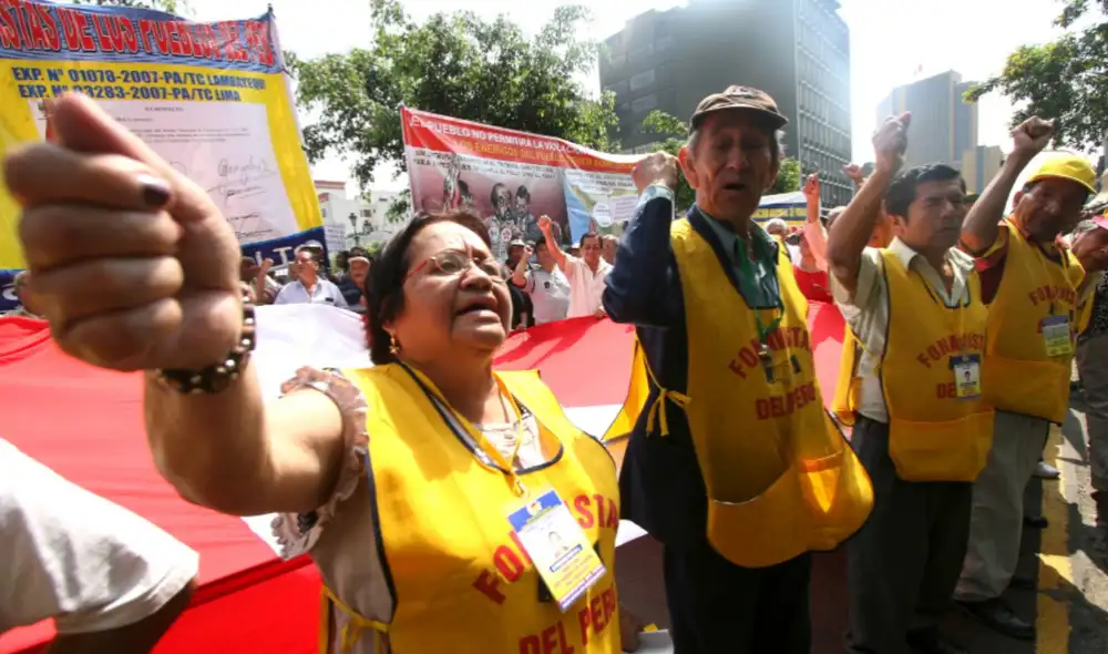 Son más de dos millones de exfonavistas que esperan por la devolución de su dinero. Foto: Andina.