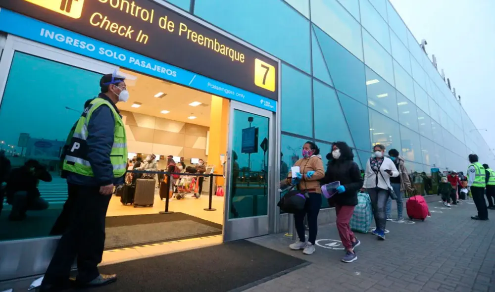 Conoce cuáles son los requisitos  de ingreso que exige cada país. Foto: Andina