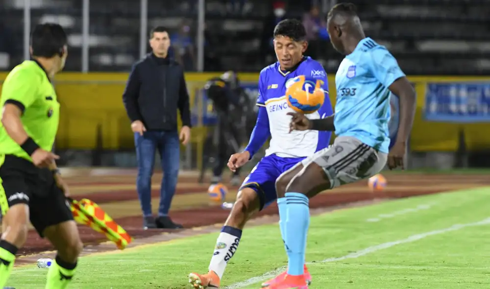 Emelec y Cuibayá no se hacen nada en el primer tiempo por la LigaPro Ecuador. Foto: Marcador Emelec y Cuibayá no se hacen nada en el primer tiempo por la LigaPro Ecuador. Foto: Marcador