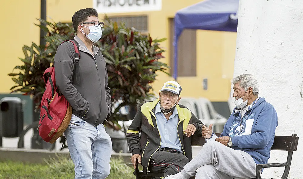 A seguir cuidándonos. Es importante que no se baje la guardia. Familias deben vacunarse. Foto: Jaime Mendoza / La República A seguir cuidándonos. Es importante que no se baje la guardia. Familias deben vacunarse. Foto: Jaime Mendoza / La República