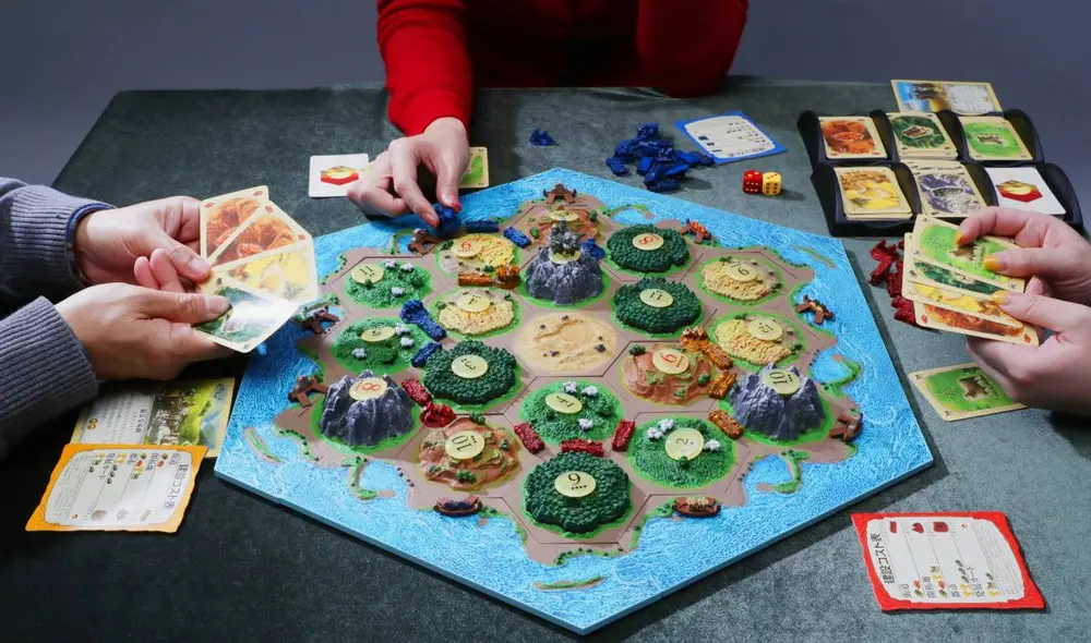 ¿Sabías que Nintendo se dedicó por décadas a los juegos de mesa antes de revolucionar los videojuegos? Hay cosas que un mando y una pantalla no pueden reemplazar y aquí te las listamos. Foto: Nikkei Asia