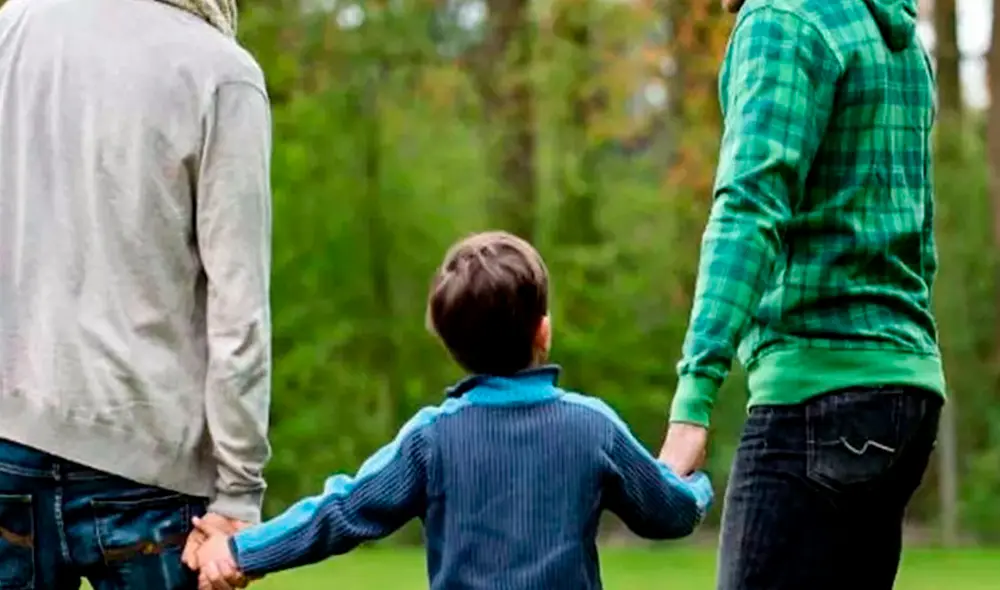 El menor de edad tendrá como tutores a su madres y su padrastro, así como a su padre biológico. Foto: Tramas/referencial