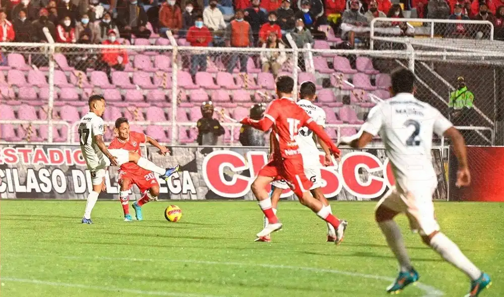 Cienciano y Cristal juegan en Cusco. Foto: Cienciano.
