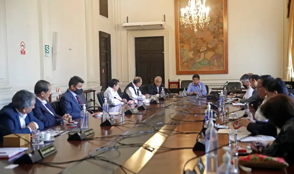 "Eso se tiene que discutir en el próximo Consejo de Ministros porque es el conducto regular", dijo el ministro Bustamante. Foto: Presidencia