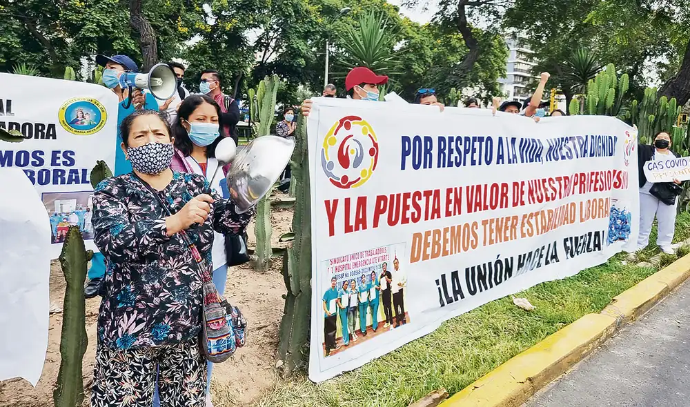 Plantón. El personal Cas-Covid pide que su trabajo durante la pandemia sea reconocido. Foto: URPI-GLR