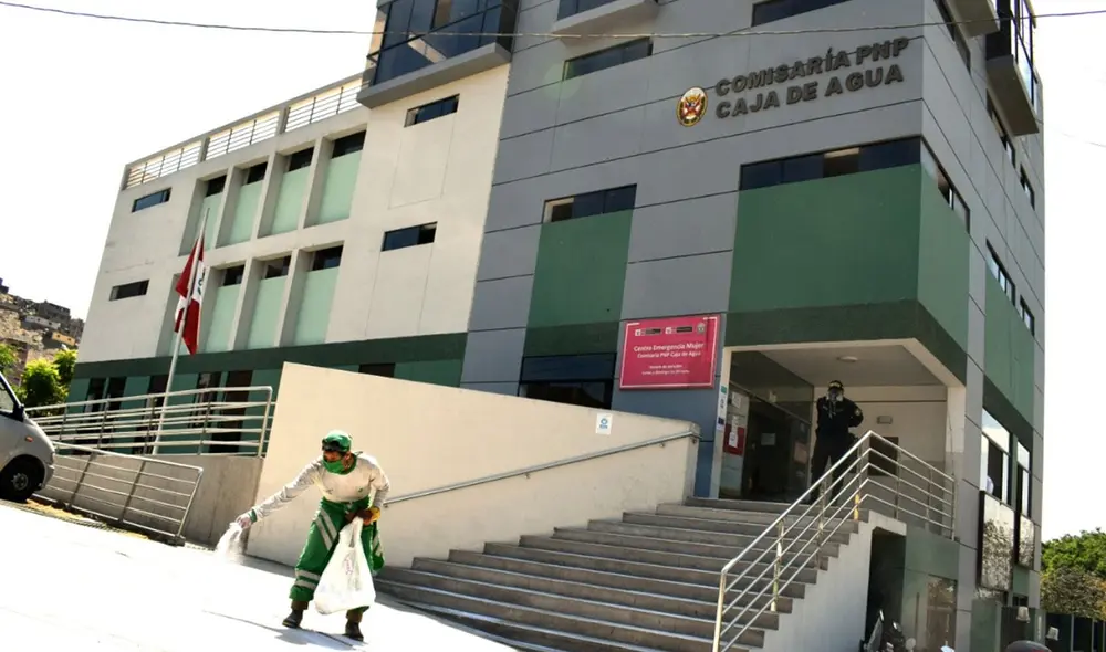 Presunto responsable de encierro de la mujer de 31 años fue trasladado a la comisaria de Caja de Agua. Foto: Andina