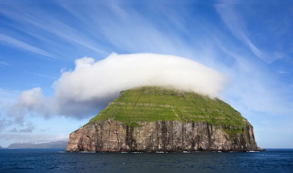 Esta isla posee su propia nube, se traba de una de tipo lenticular. Foto:  Shutterstock