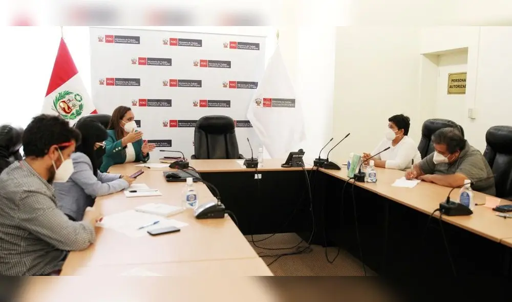 Este lunes se realizó una reunión en la sede del ministerio para identificar las competencias laborales de las mujeres operadoras. Foto: MTPE