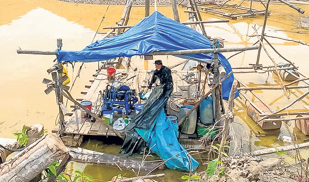 Se reproducen. Luego de ser golpeados en La Pampa, los mineros legales se han desplazado al Corredor Minero, donde hay mucha tierra con derechos mineros extinguidos. Foto: difusión Se reproducen. Luego de ser golpeados en La Pampa, los mineros legales se han desplazado al Corredor Minero, donde hay mucha tierra con derechos mineros extinguidos. Foto: difusión