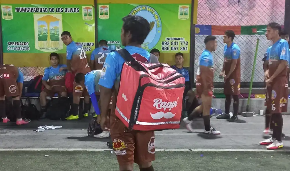El jugador se ausentó del escenario del encuentro durante 17 minutos. Foto: Pedro Zevallos Guillén