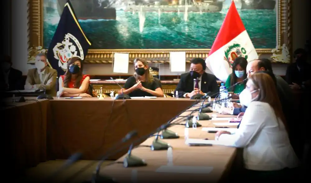 La Junta de Portavoces, presidida por Maria del Carmen Alva revisará el informe final sobre los seis candidatos magistrados al TC. Foto: Andina/Difusión.