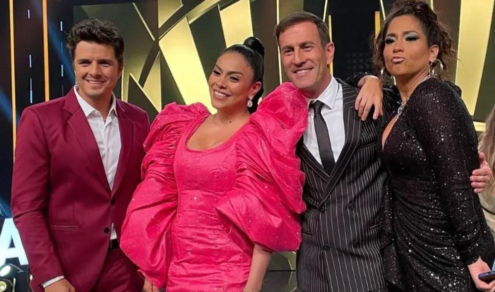 Nicolás Galindo junto al jurado de "Yo soy: duplas perfectas". Foto: Yo Soy/Instagram Nicolás Galindo junto al jurado de "Yo soy: duplas perfectas". Foto: Yo Soy/Instagram
