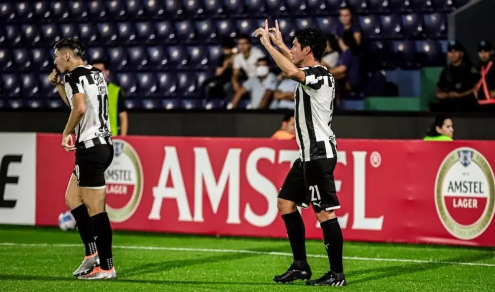 Libertad y Atlético Paranaense jugaron en el estadio Defensores del Chaco. Foto: Libertad. Libertad y Atlético Paranaense jugaron en el estadio Defensores del Chaco. Foto: Libertad.