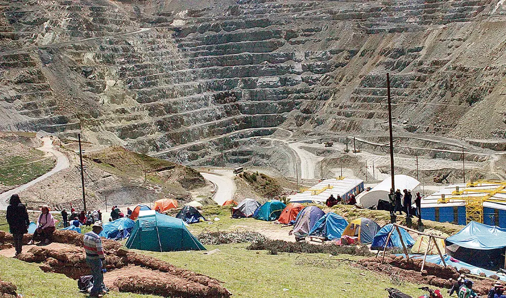 Takiruta. Los comuneros de Fuerabamba que ingresaron a la propiedad de Las Bambas señalan que no saldrán del lugar. Su presidente dijo que están dispuestos a entregar sus vidas. Foto: Zaida Tecsi/ La República