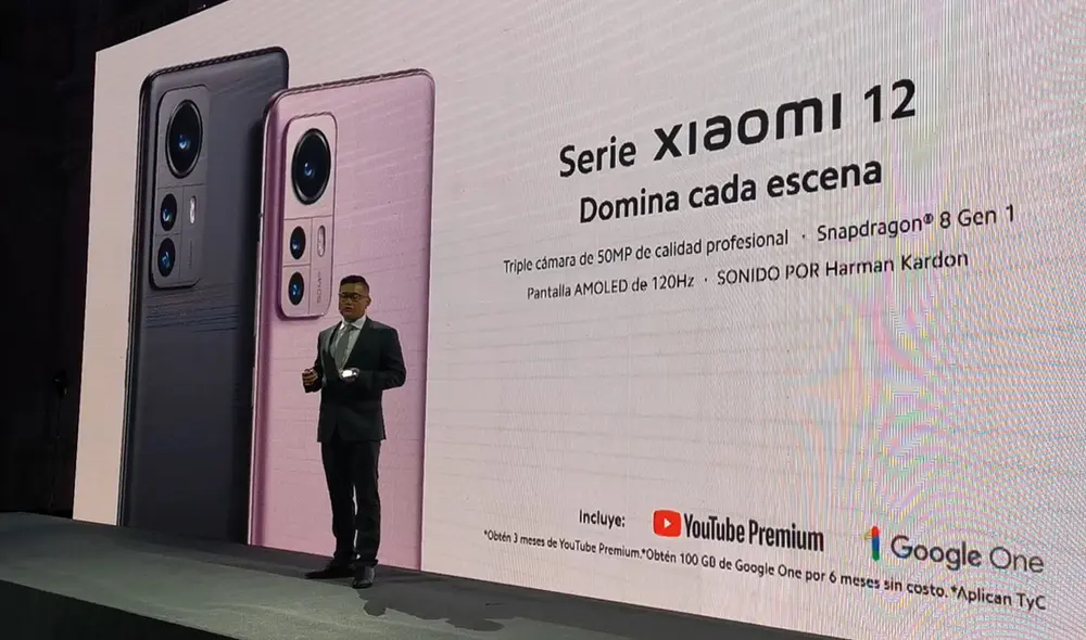 Los nuevos Xiaomi 12 están disponibles en tres diferentes colores. Foto: Juan José López Cuya / La República Los nuevos Xiaomi 12 están disponibles en tres diferentes colores. Foto: Juan José López Cuya / La República