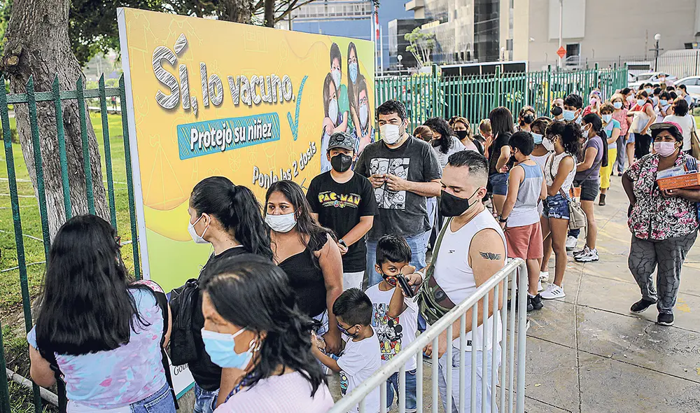 Responsabilidad. Padres deben llevar a vacunar a sus hijos. Foto: John Reyes/La República