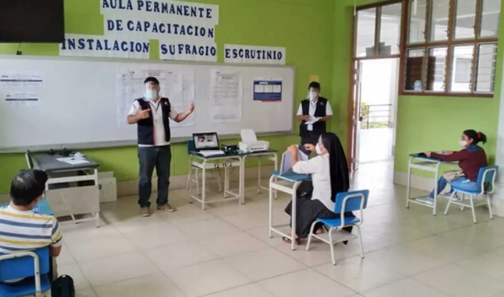 En Arequipa deben capacitarse cerca de 950 miembros de mesa. Foto: Onpe