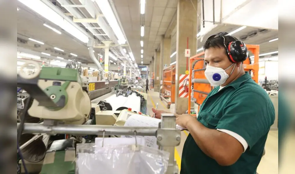 La norma establece que el 2 de mayo será día no laborable para los trabajadores del sector público. Foto: Andina.