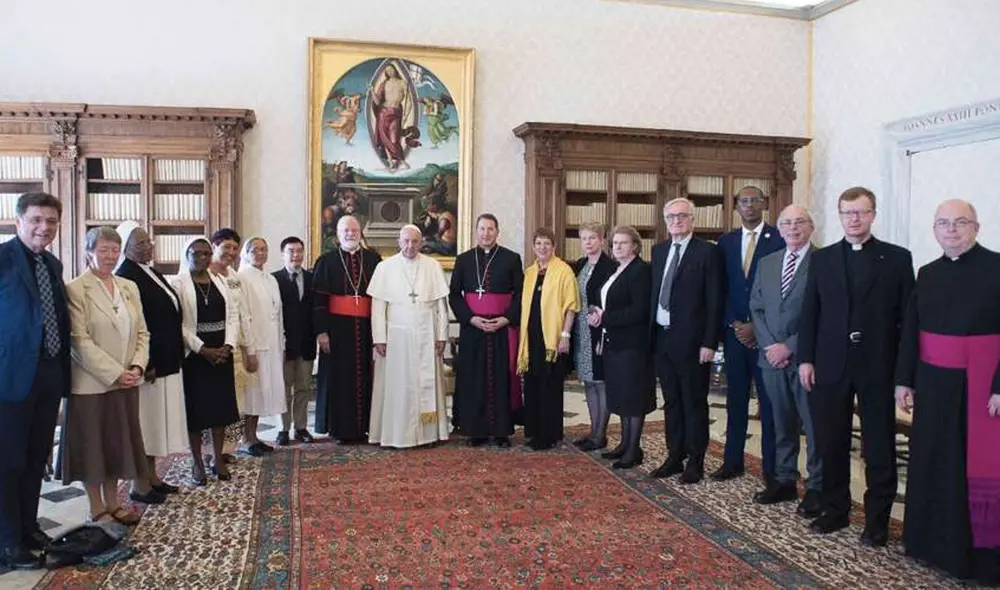 La Comisión Pontificia para la Protección de Menores junto al papa Francisco. Foto: Vatican Media La Comisión Pontificia para la Protección de Menores junto al papa Francisco. Foto: Vatican Media
