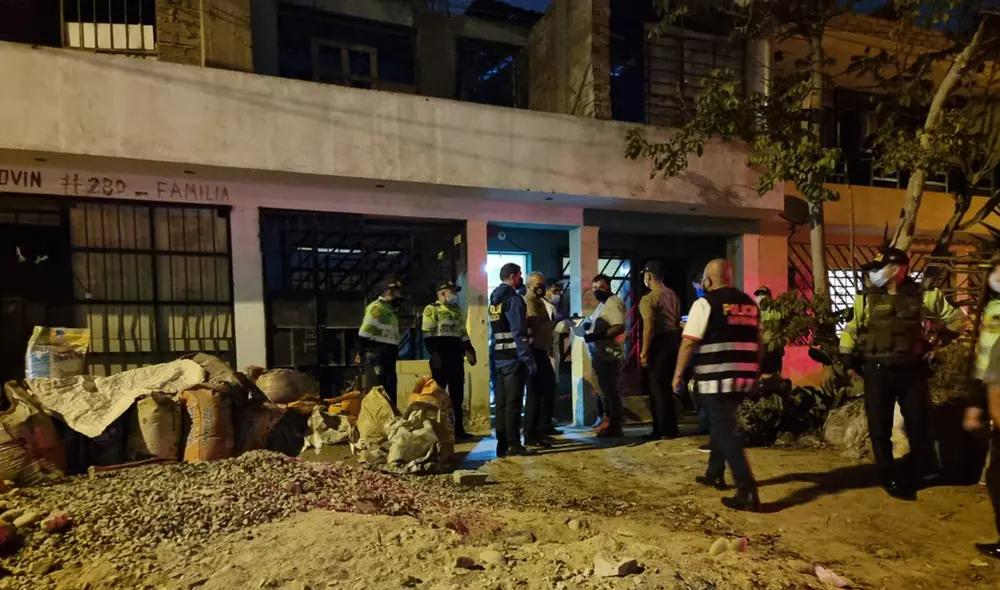 Escena de terror. Sujetos pretendían descuartizar y ocultar el cadáver de su víctima en vivienda de urbanización Condevilla. Foto: Omar Coca / URPI - LR Escena de terror. Sujetos pretendían descuartizar y ocultar el cadáver de su víctima en vivienda de urbanización Condevilla. Foto: Omar Coca / URPI - LR