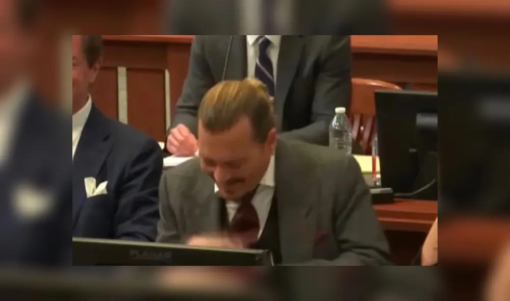 Johnny Depp durante el juicio contra Amber Heard. Foto: captura Twitter