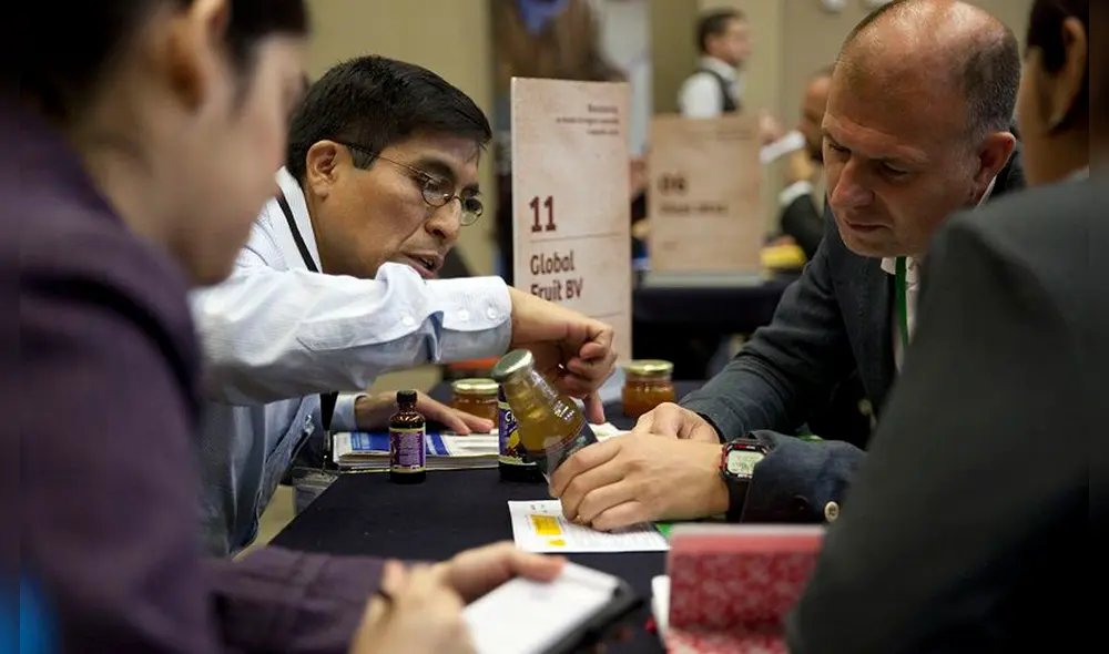 La visa de negocios permite firmar contratos y hacer transacciones. Foto: Miguel Mejía/La República