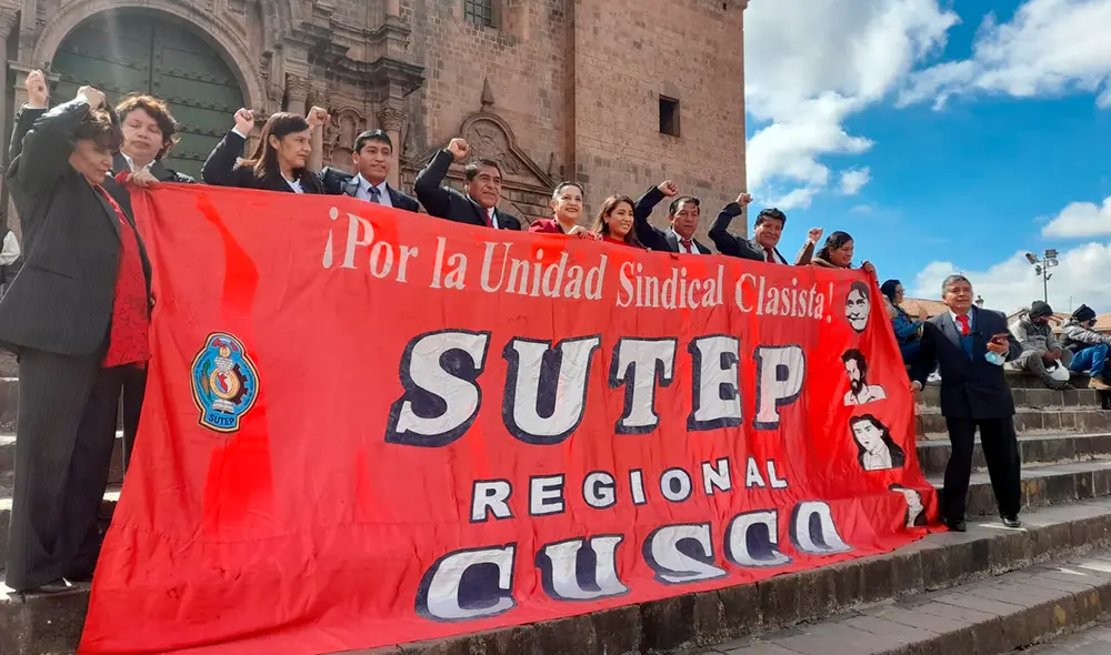 Los docentes protestaron en la Plaza Mayor de Cusco. Foto: La República