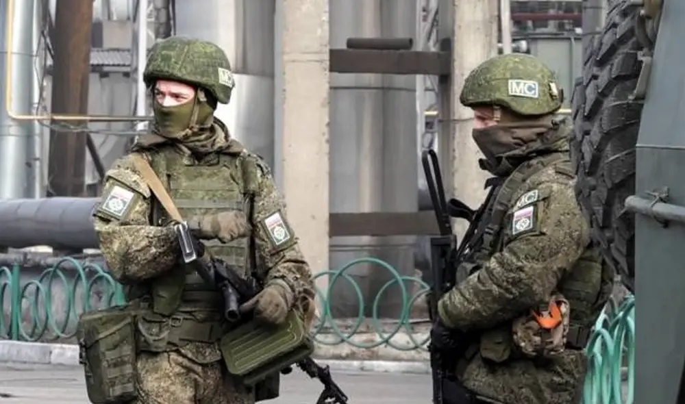 "Las personas decían en voz baja a los soldados y periodistas rusos: 'Gracias por venir. Por favor, no se vayan'", contó el comunicador para RT. Foto: AFP "Las personas decían en voz baja a los soldados y periodistas rusos: 'Gracias por venir. Por favor, no se vayan'", contó el comunicador para RT. Foto: AFP