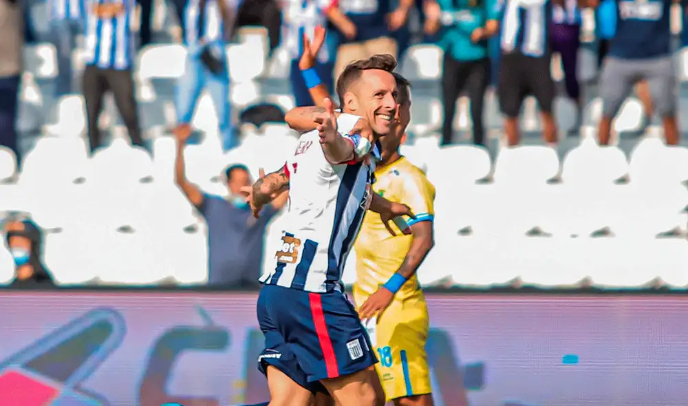 Los blanquiazules recibien al conjunto carlista en el Alejandro Villanueva. Foto: Alianza Lima Los blanquiazules recibien al conjunto carlista en el Alejandro Villanueva. Foto: Alianza Lima