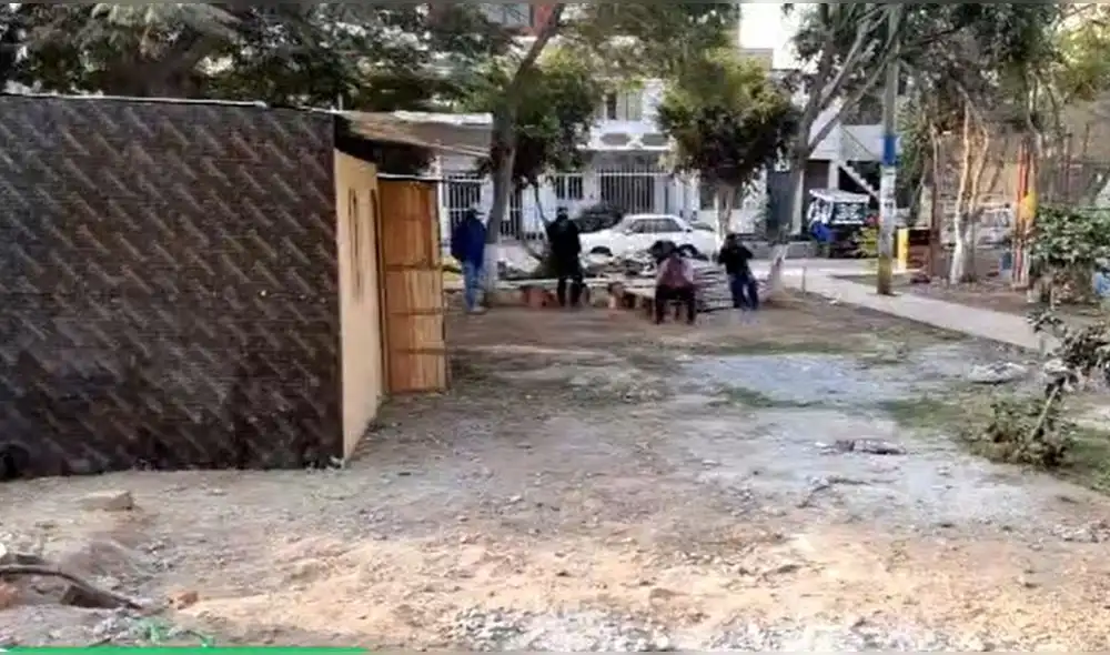 Beneficiados con el cambio de zonificación construyeron una caseta de material prefabricado en el parque. Foto: captura de URPI-GLR