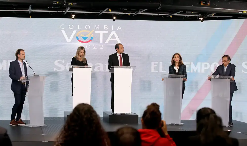 Gustavo Petro y Fico Gutiérrez se medirían en una hipotética segunda vuelta en Colombia. Foto: AFP