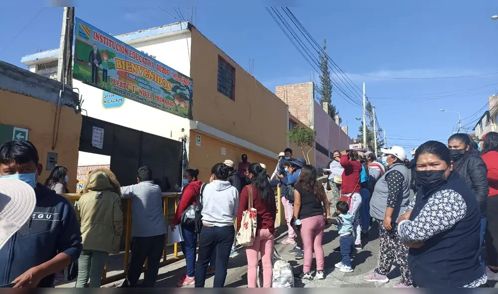 Padres reclaman una adecuada solución. Foto: Wilder Pari /La Republica