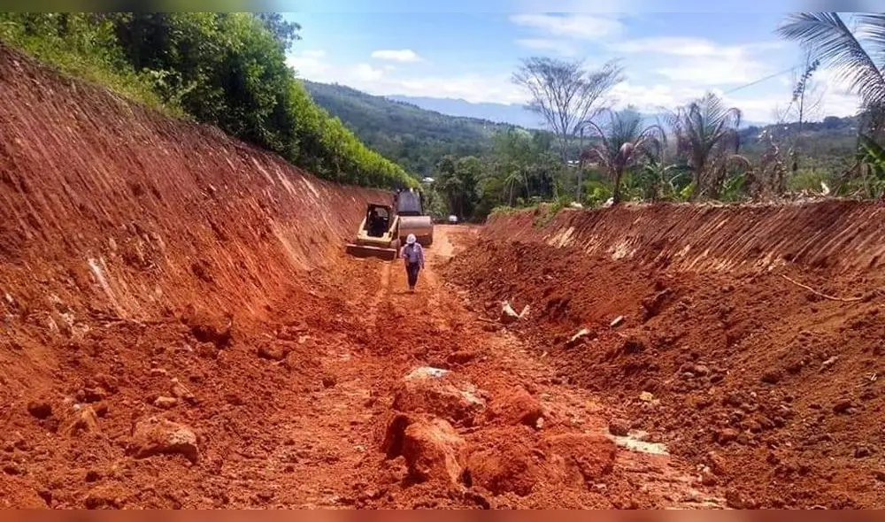 Goresam y empresa constructora reiniciaron trabajos de mejoramiento de la carretera Cacatachi-Rumisapa-Chambira. Foto: Goresam. Goresam y empresa constructora reiniciaron trabajos de mejoramiento de la carretera Cacatachi-Rumisapa-Chambira. Foto: Goresam.