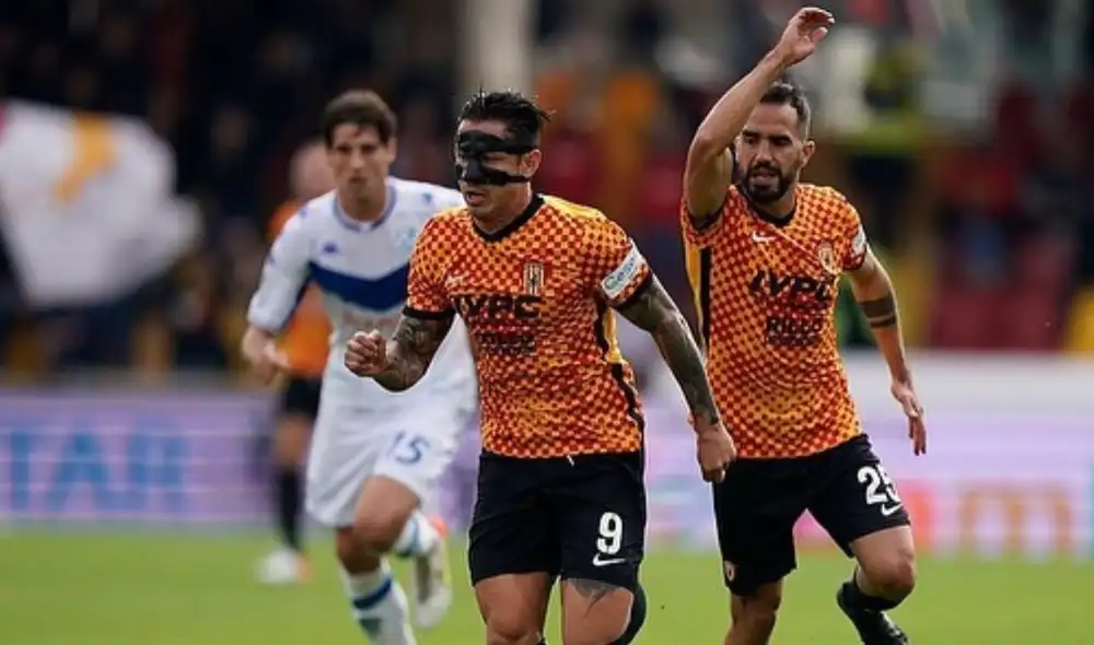 Todavía enmascarado, la fotografía que publicó Lapadula en sus redes el 1 de noviembre de 2021. Foto: Instagram/Lapadula.