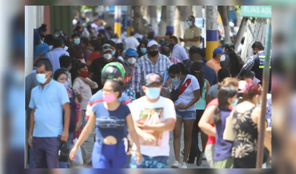Jimy Agüero, decano del Consejo Regional Octavo del Colegio Médico, enfatizó que la población debe tener conciencia social y seguir cuidándose. Foto: La República