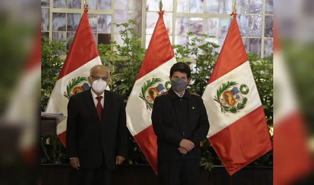 Pedro Castillo condecoró a personalidades que realizaron acciones meritorias en favor a la promoción del empleo. Foto: Gerardo Marín/La República