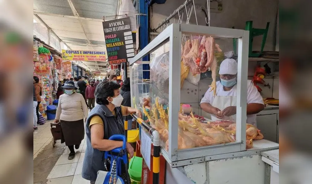 Los compradores han podido adquirir el pollo hasta en S/5. Foto: Urpi/LR