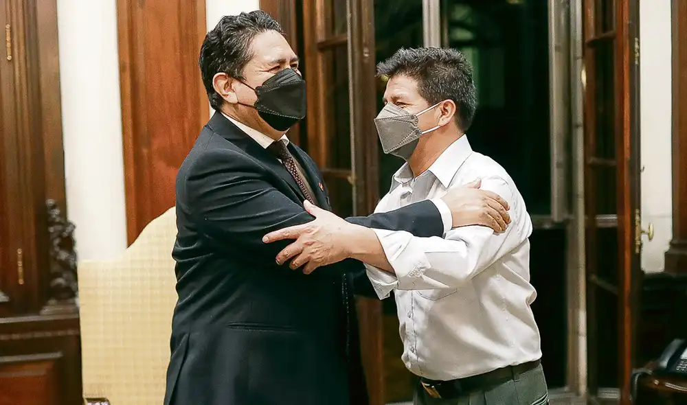 Táctica. El que tiene claro su objetivo político es el presidente del partido político provinciano Perú Libre: Vladimir Cerrón. Foto: Sepres Táctica. El que tiene claro su objetivo político es el presidente del partido político provinciano Perú Libre: Vladimir Cerrón. Foto: Sepres