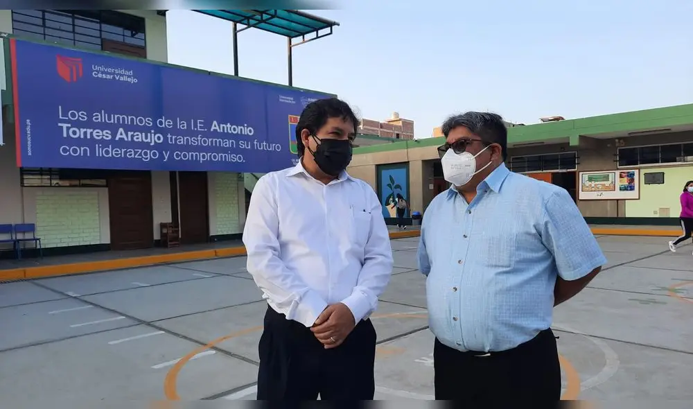 Gerente de Educación monitoreó inicio de clases presenciales. Foto: Y. Goicochea/La República Gerente de Educación monitoreó inicio de clases presenciales. Foto: Y. Goicochea/La República